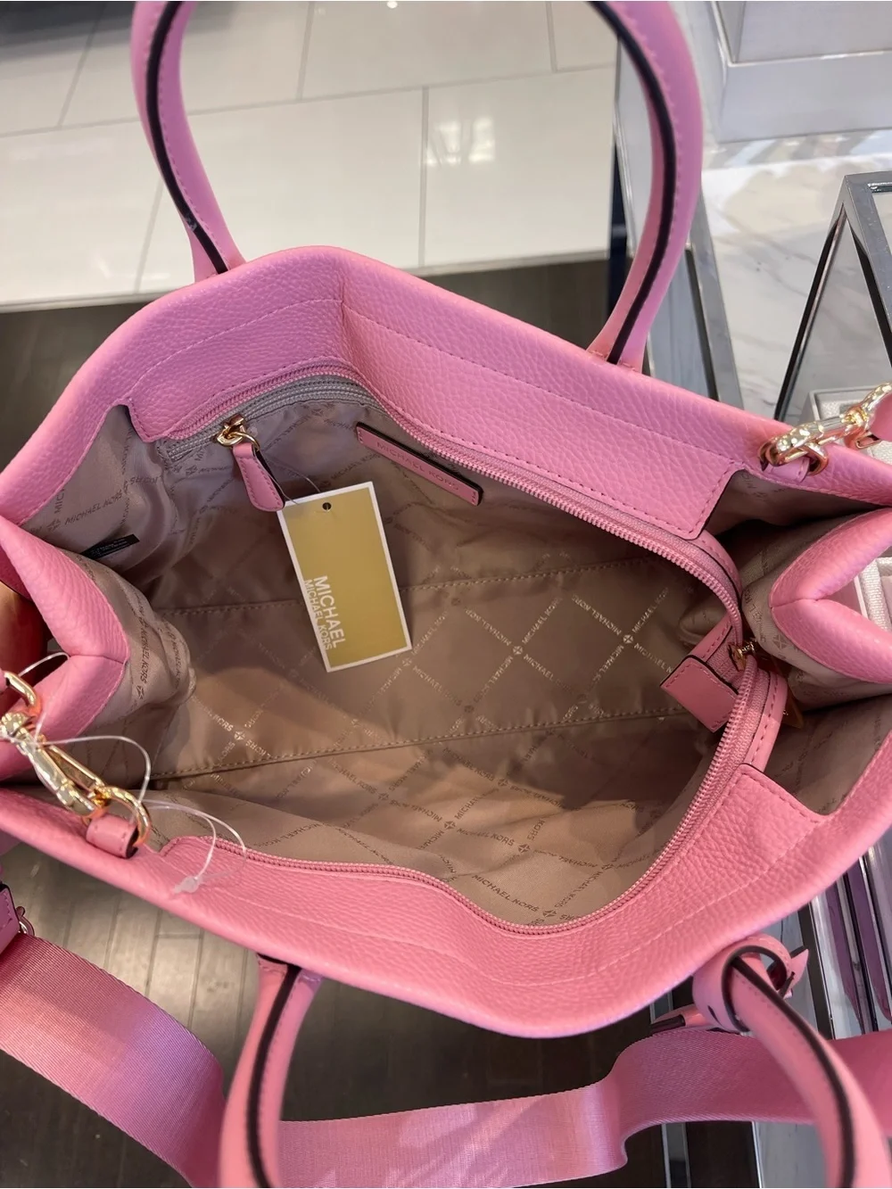 Michael Kors Mirella Md Logo Debossed Satchel Shoulder Tote Handb
Carnation
NWT - Picture 7 of 16